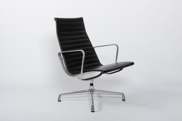 Eames Aluminium Group Lounge Chair black leather, side image