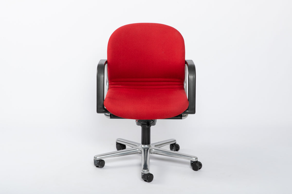 Wilkhahn FS Line 211/8 Swivel Chair – Profile of Design